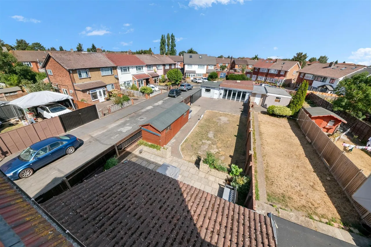 Lela Avenue, Hounslow, photo 21