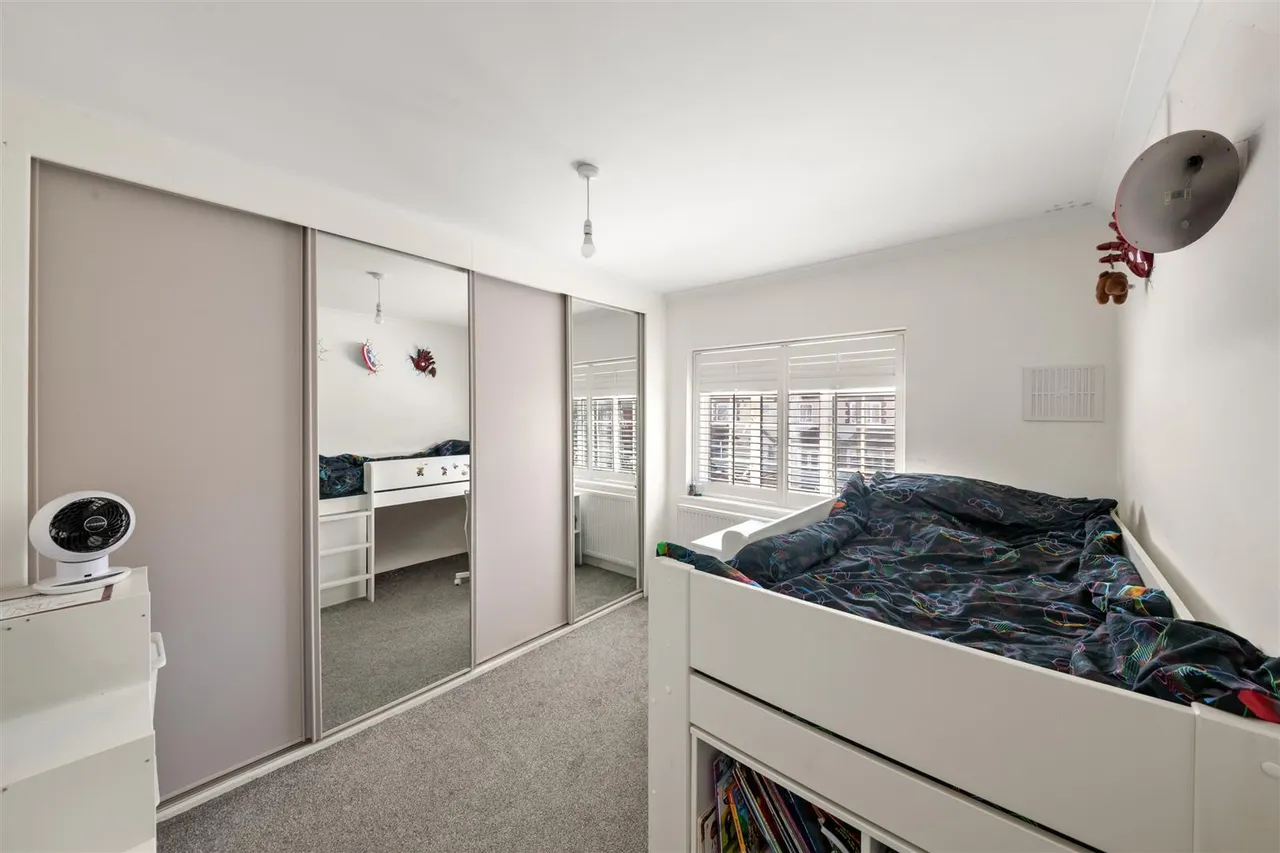 Lela Avenue, Hounslow, photo 13