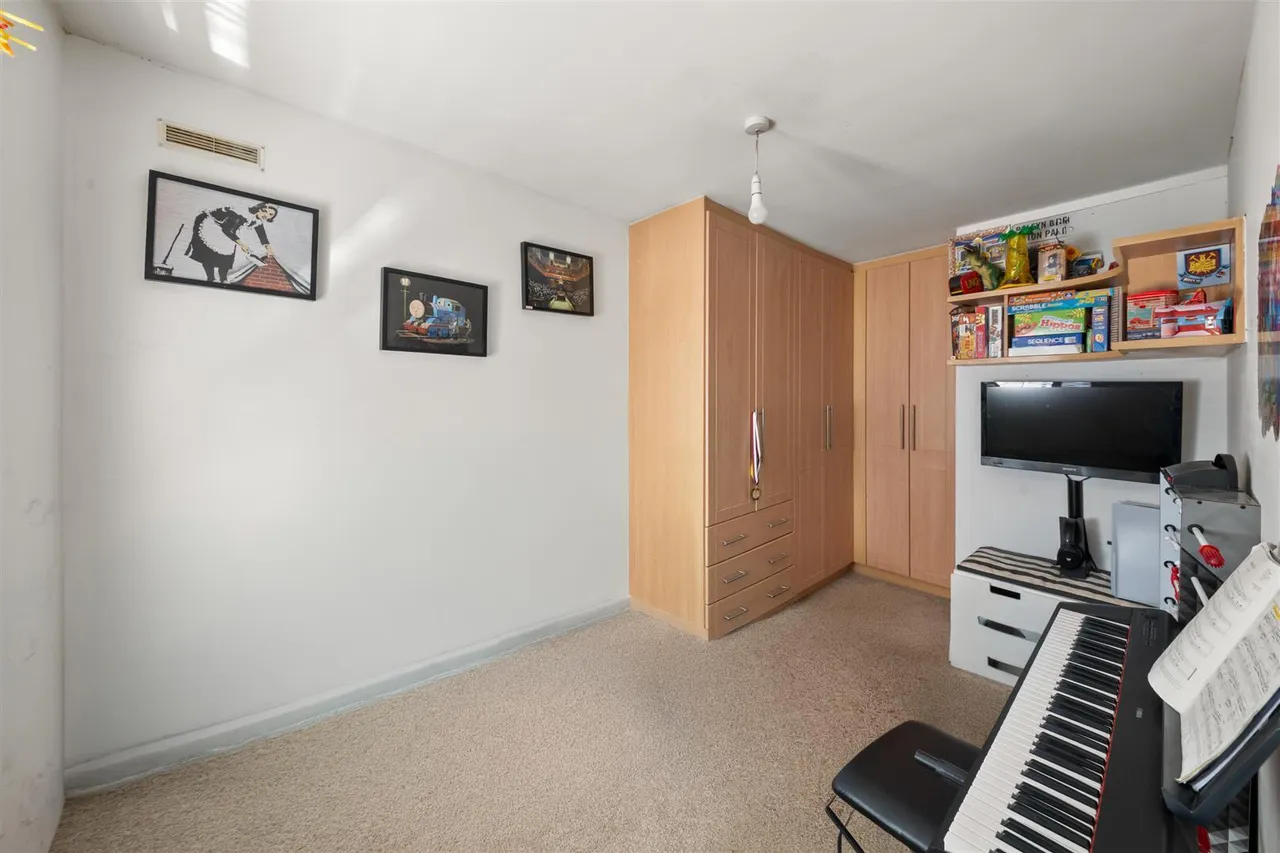 Lela Avenue, Hounslow, photo 9