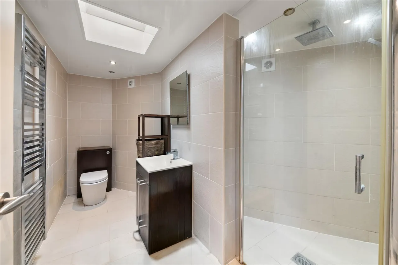 Lela Avenue, Hounslow, photo 8