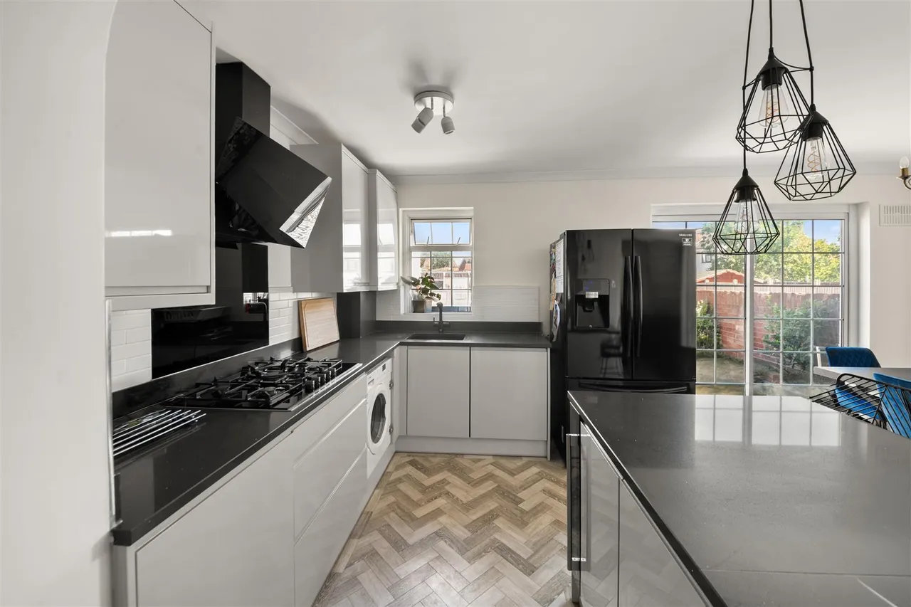Lela Avenue, Hounslow, photo 6
