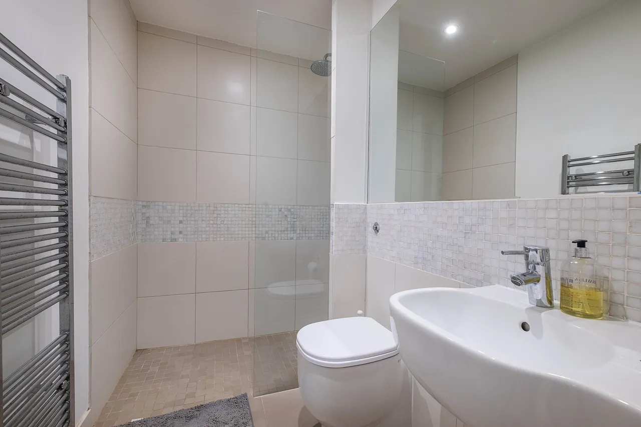 The Drive, London, SW20, photo 8