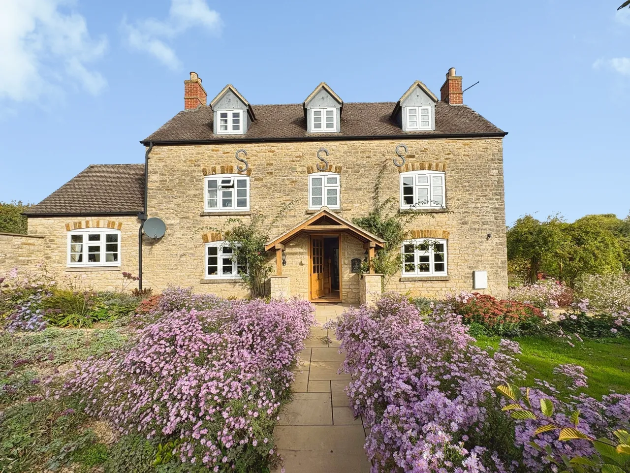 5 bed house to rent, South Street, Caulcott, OX25