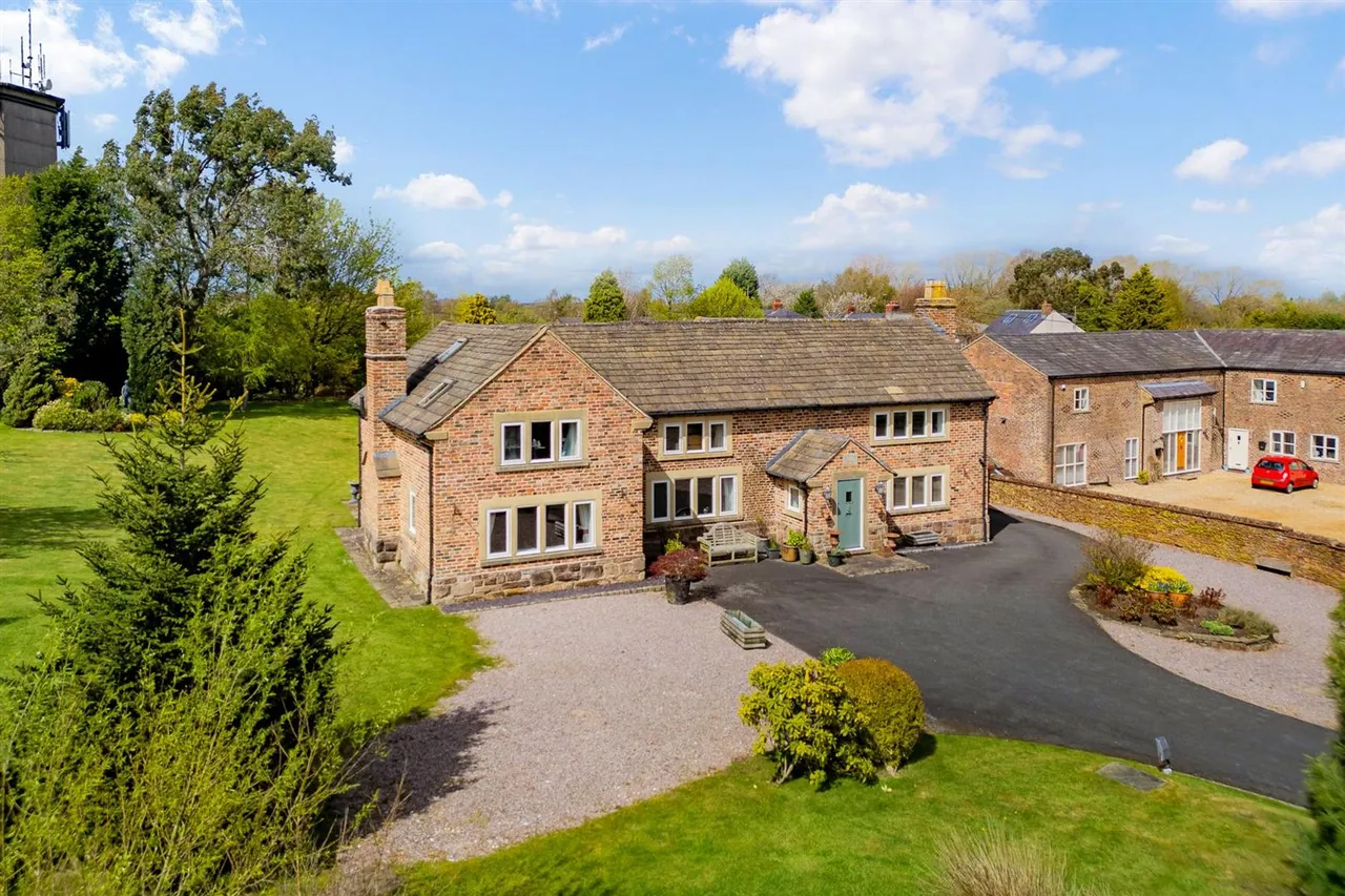 4 bed house for sale, Whirley Road, Macclesfield, SK10
