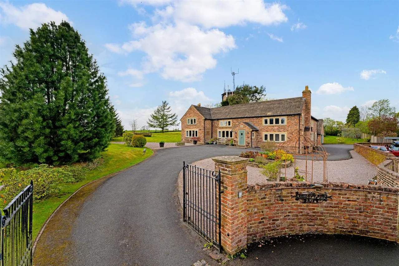 Whirley Road, Macclesfield, SK10, photo 19