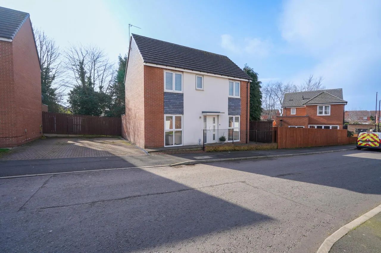 3 bed flat for sale, Sternboro Park, Penshaw, DH4