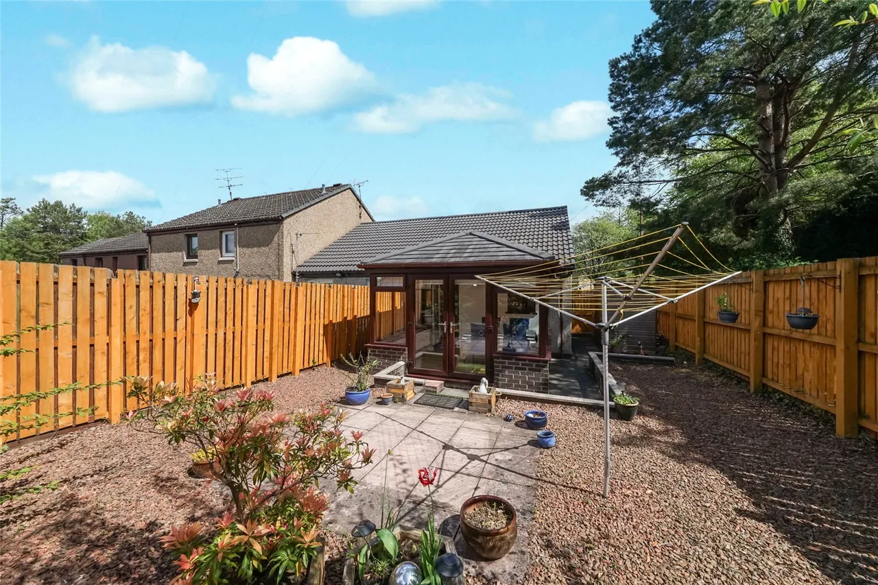 Arns Grove, Alloa, FK10, photo 17