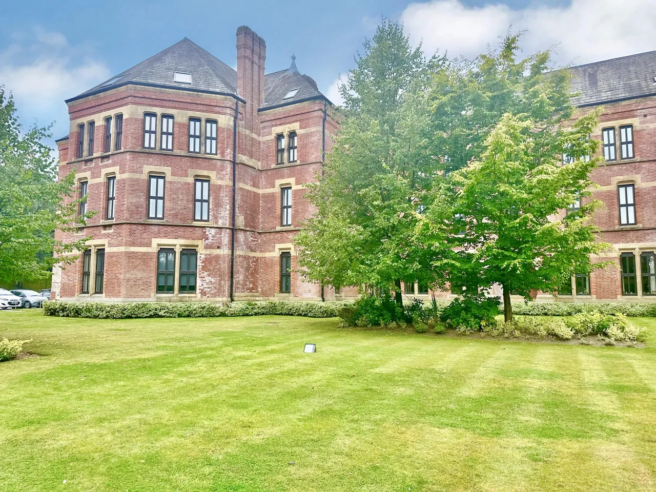 Wadsley Park Village, Sheffield, S6, photo 20
