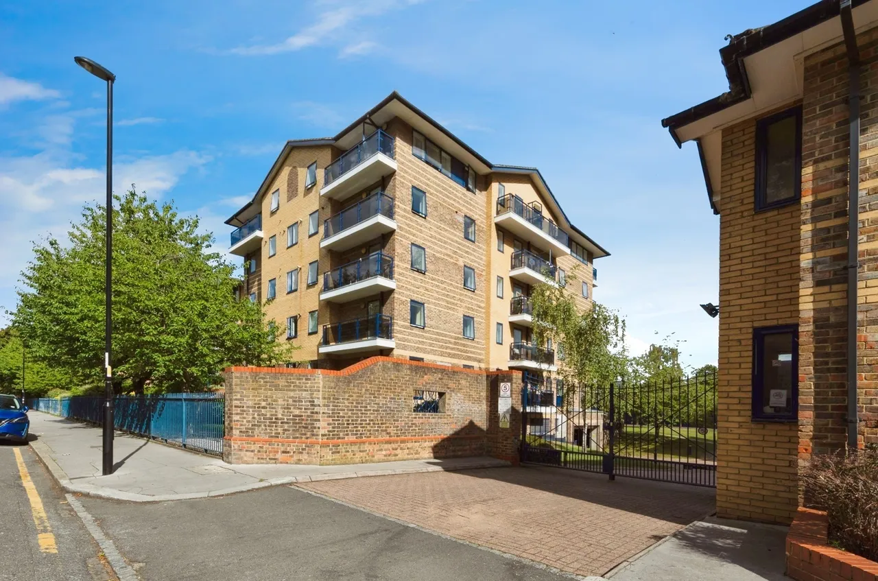 2 bed flat for sale — Tavistock Road, Croydon, CR0
