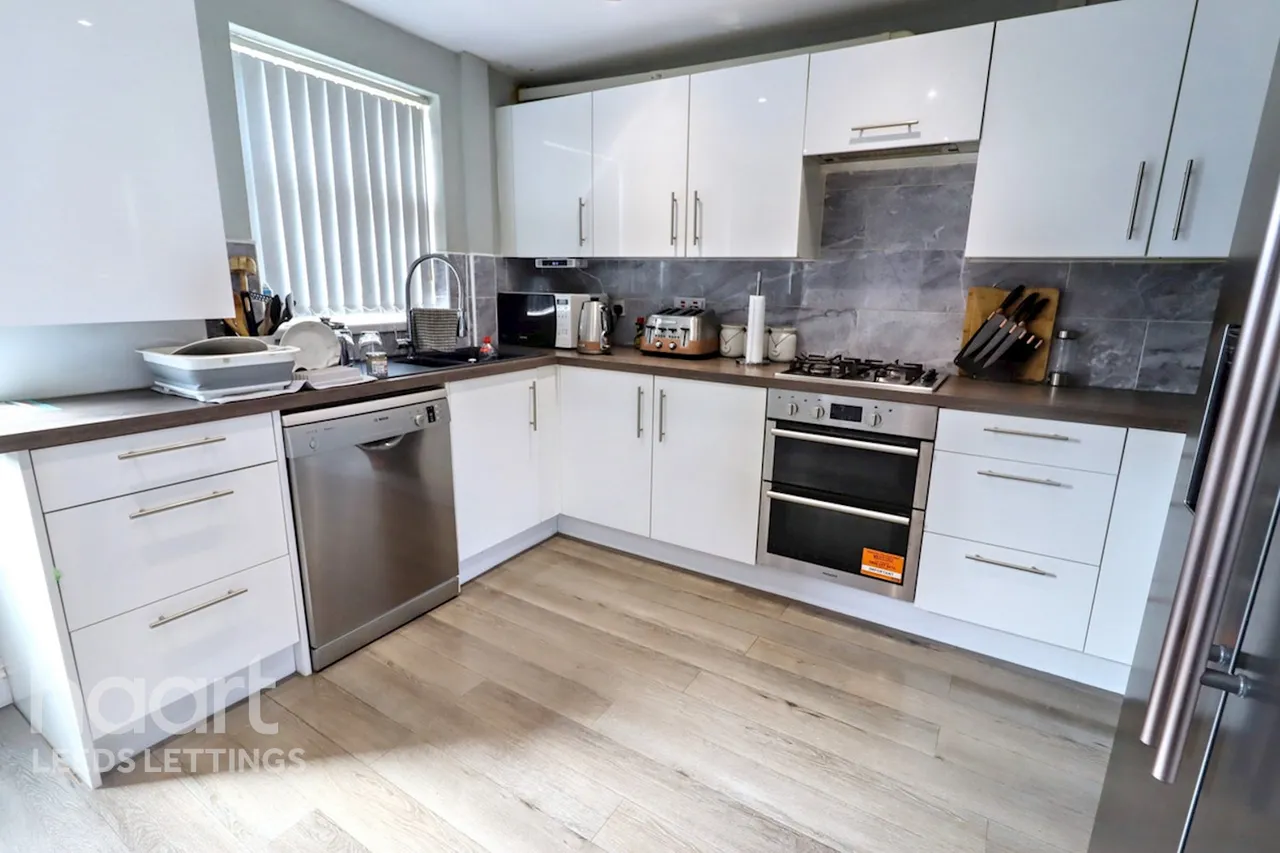 Leeds, LS10, photo 2