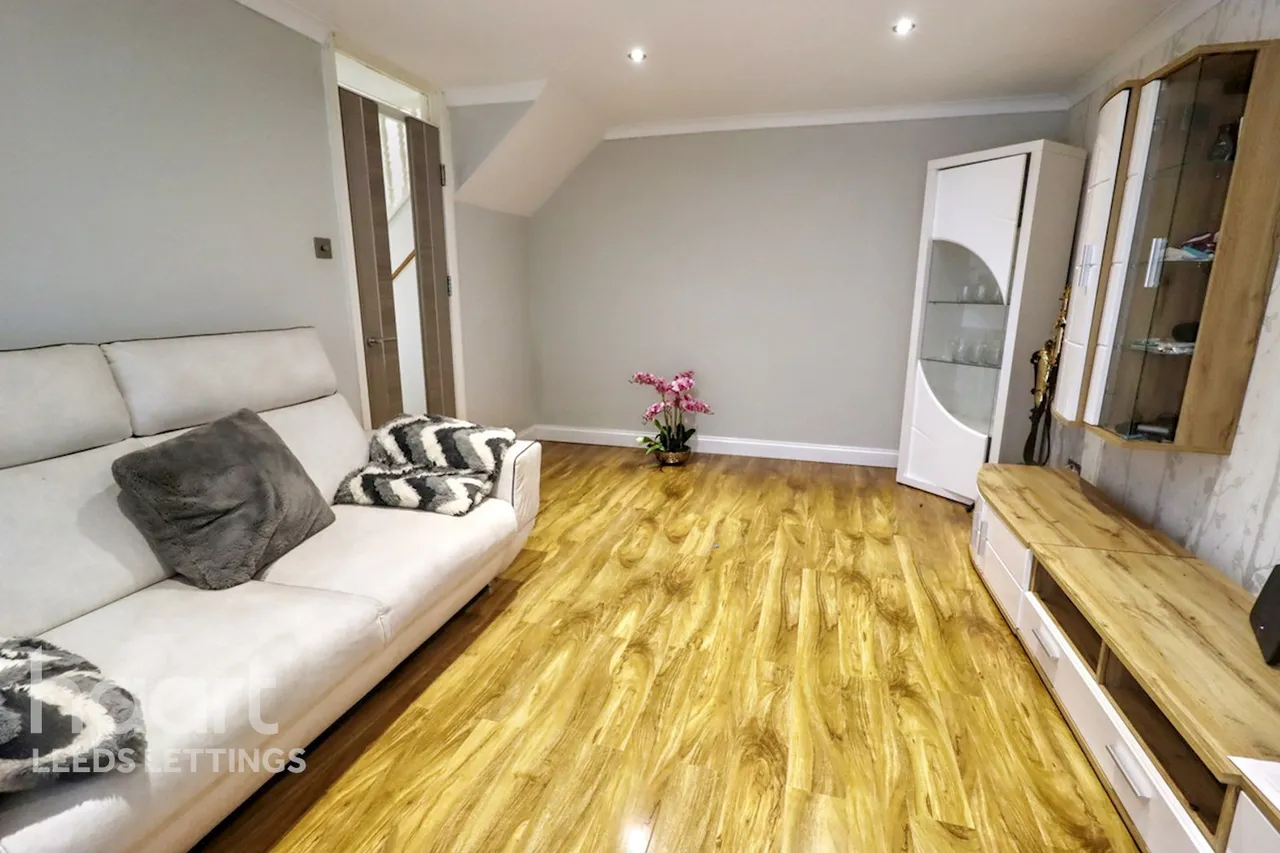 Leeds, LS10, photo 6