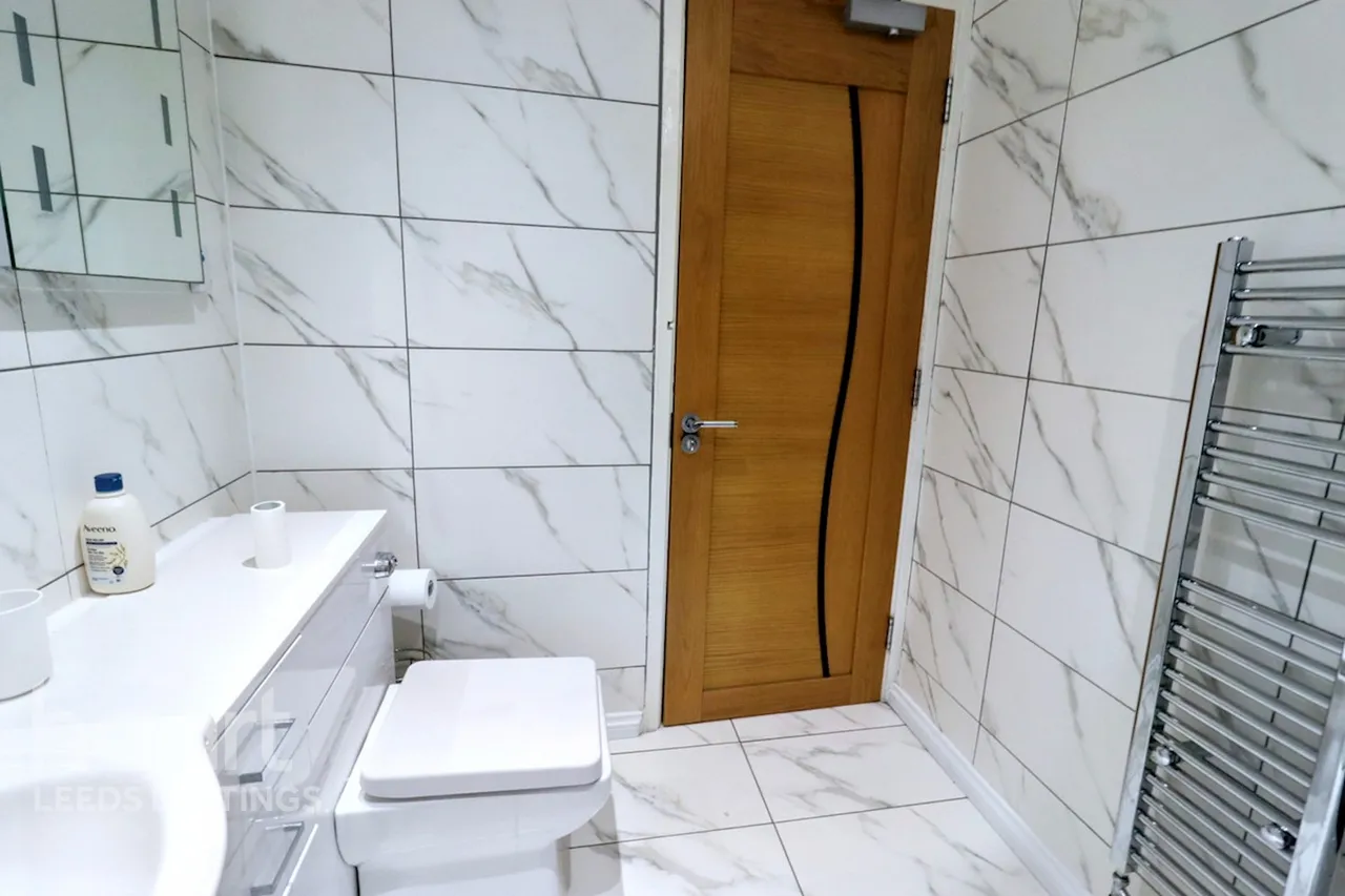 Leeds, LS10, photo 20