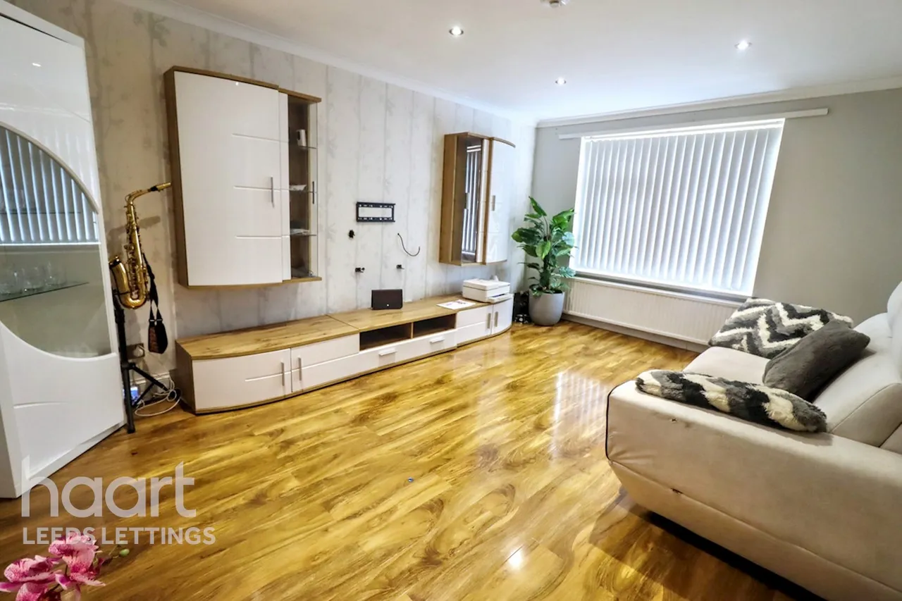 Leeds, LS10, photo 5