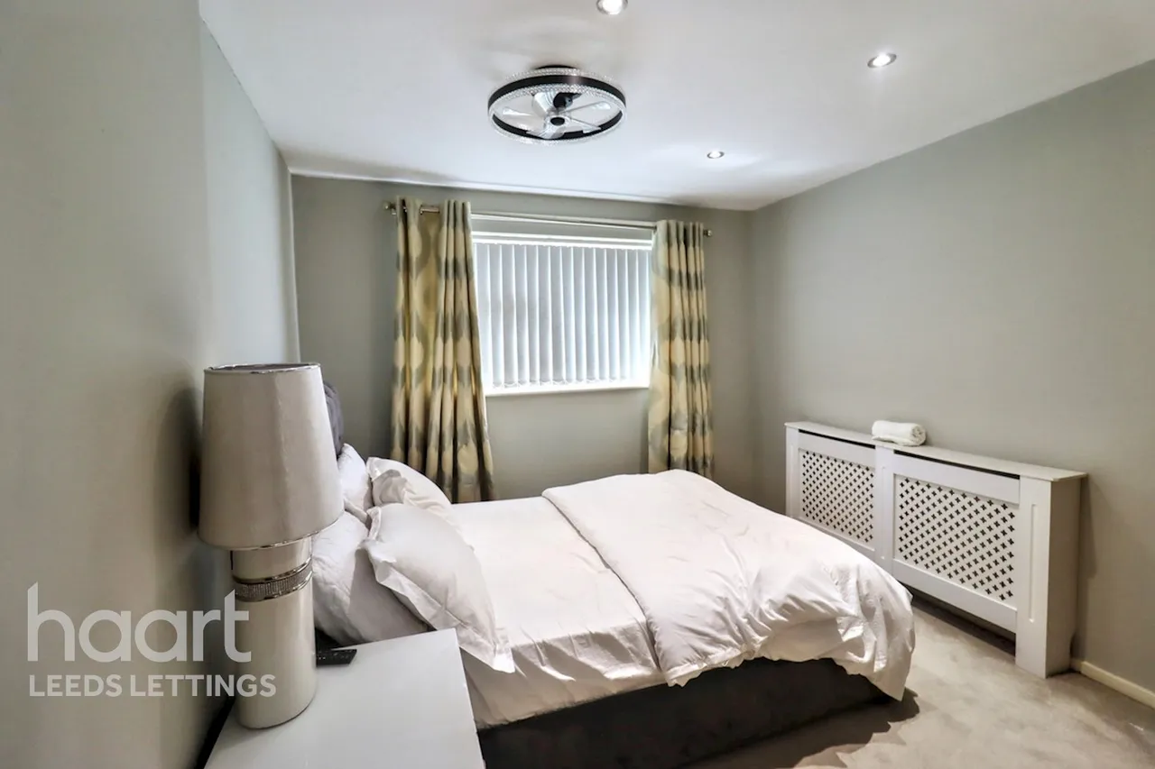 Leeds, LS10, photo 10