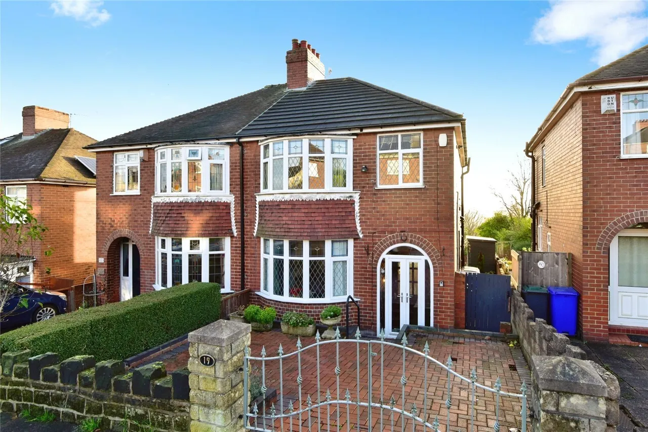 3 bed house for sale — Hunters Way, Stoke-on-Trent, Staffordshire, ST4