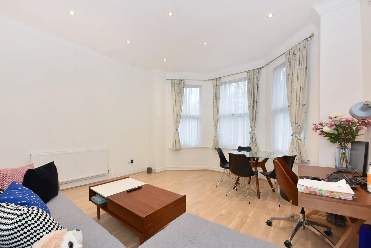 1 bed flat for sale — Shoot Up Hill, LONDON, NW2 3QA