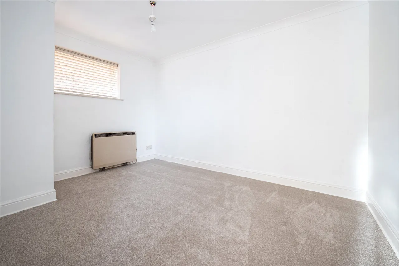 Fourth Cross Road, Twickenham, TW2, photo 6