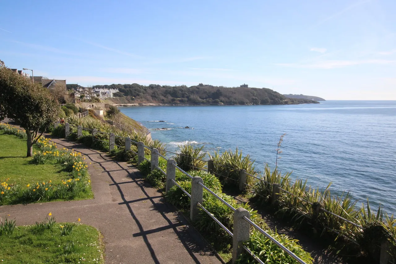 Cliff Road, Bay Court, TR11, photo 11