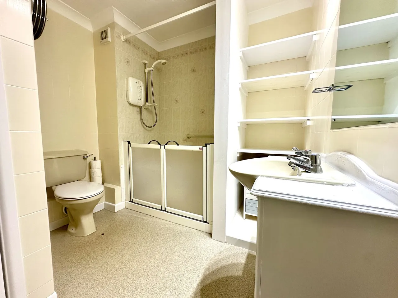 Cliff Road, Bay Court, TR11, photo 8