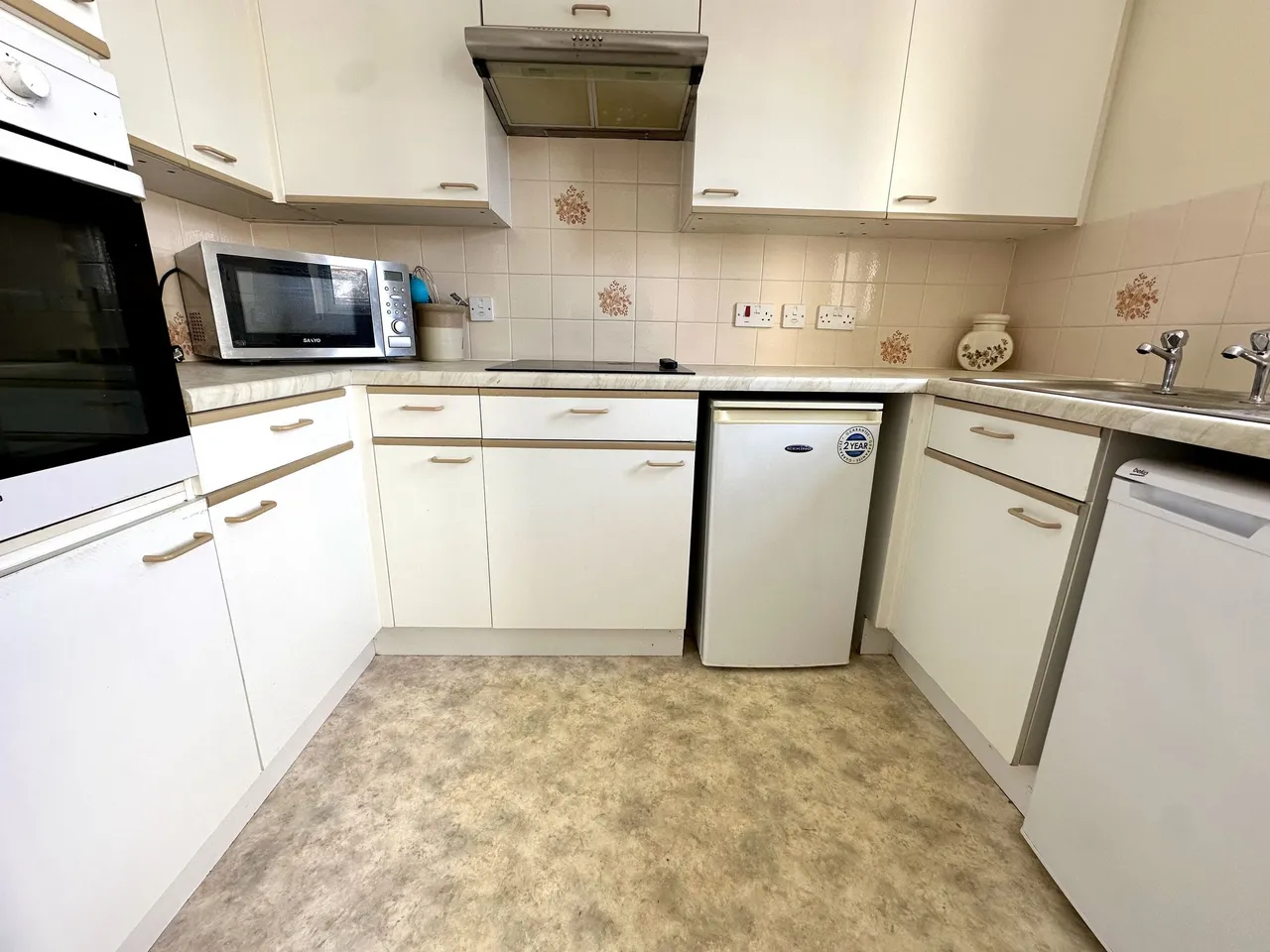 Cliff Road, Bay Court, TR11, photo 3