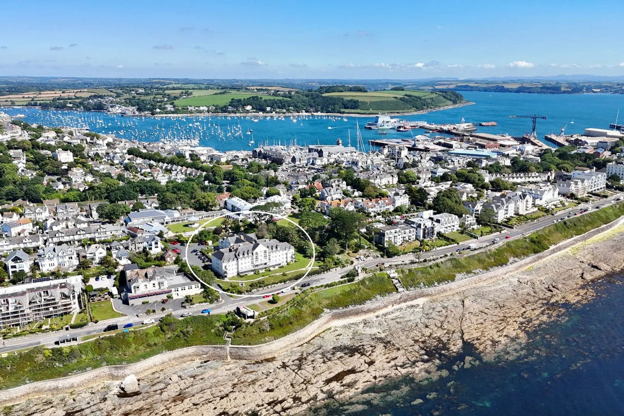 Cliff Road, Bay Court, TR11, photo 2