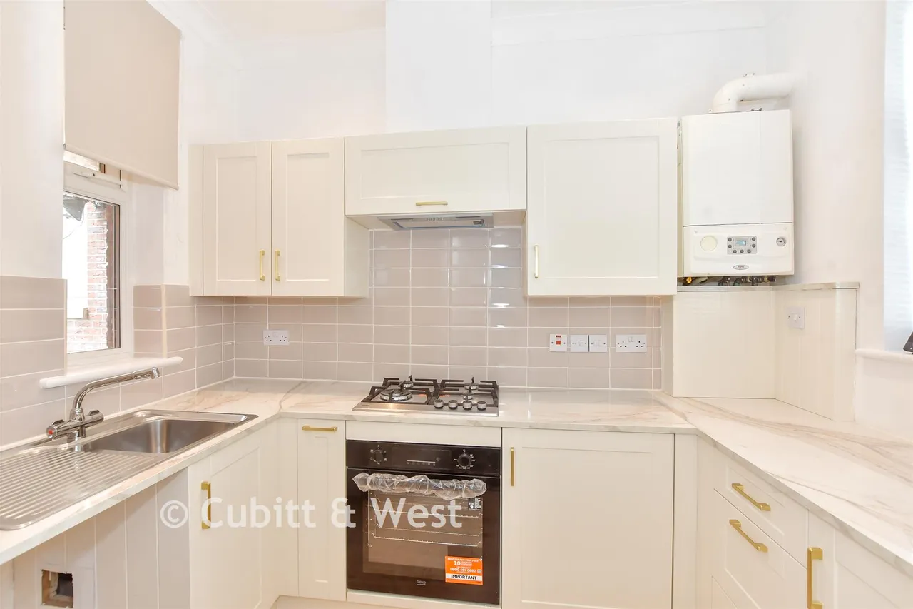 Sheffield Road, Portsmouth, PO1, photo 2