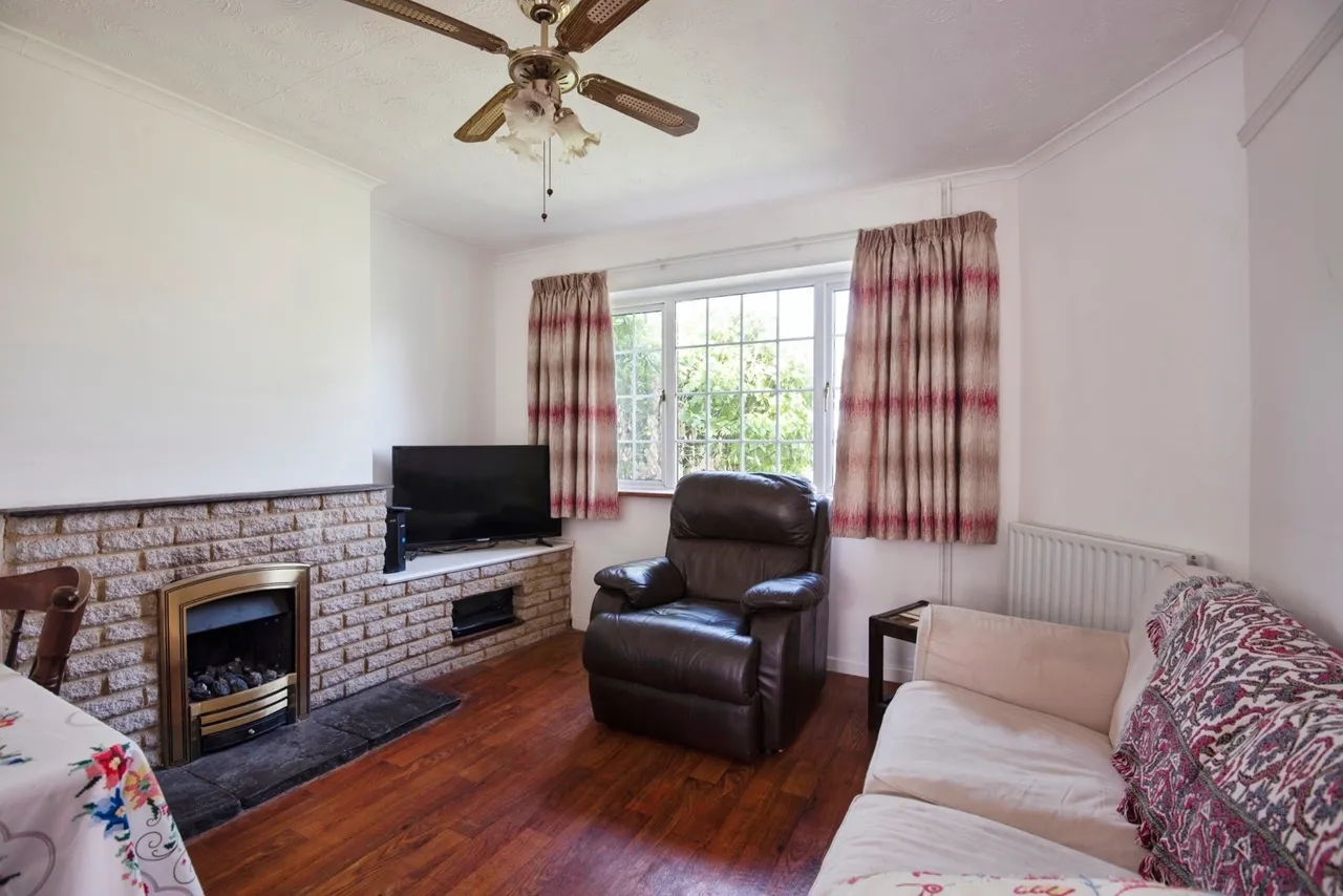 Oldfield Rise, Whitwell, Hitchin, Hertfordshire, SG4, photo 4