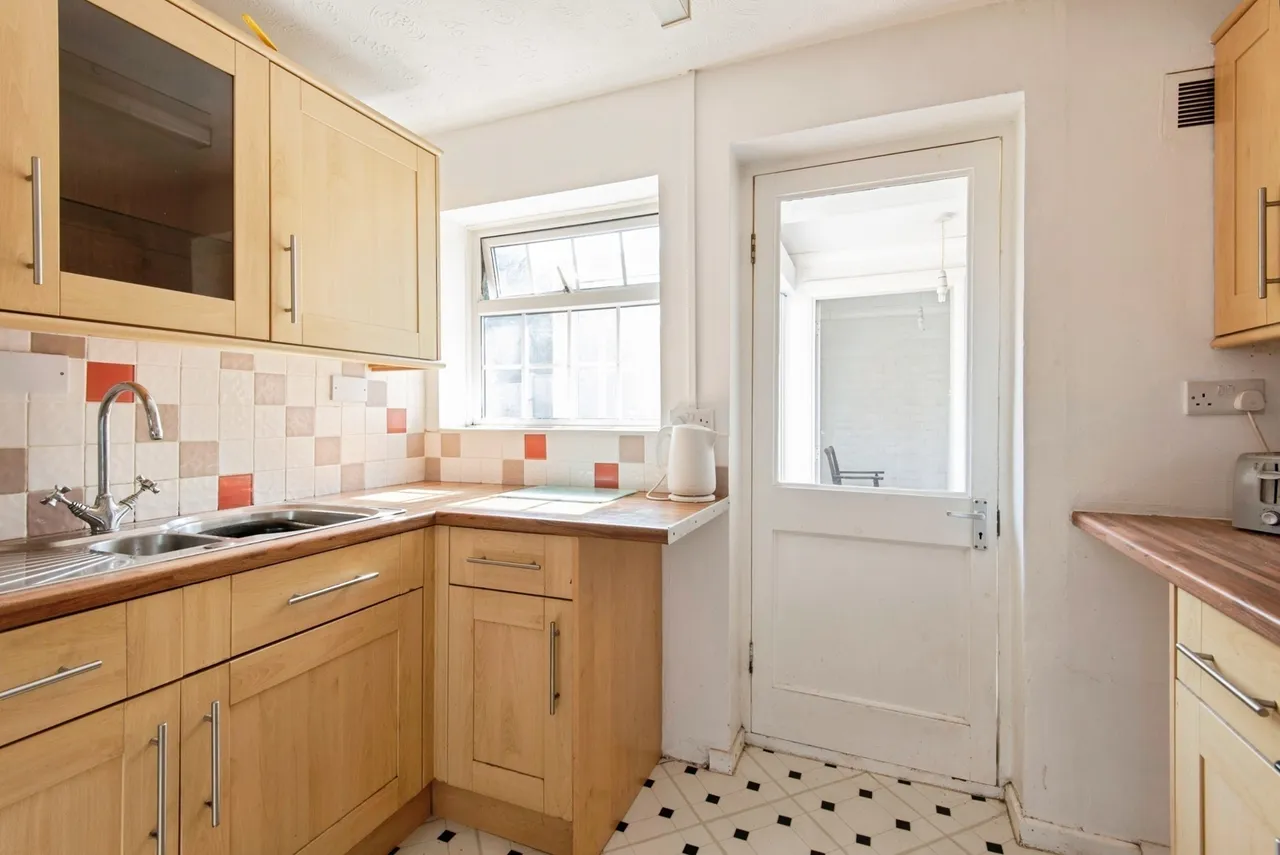 Oldfield Rise, Whitwell, Hitchin, Hertfordshire, SG4, photo 5