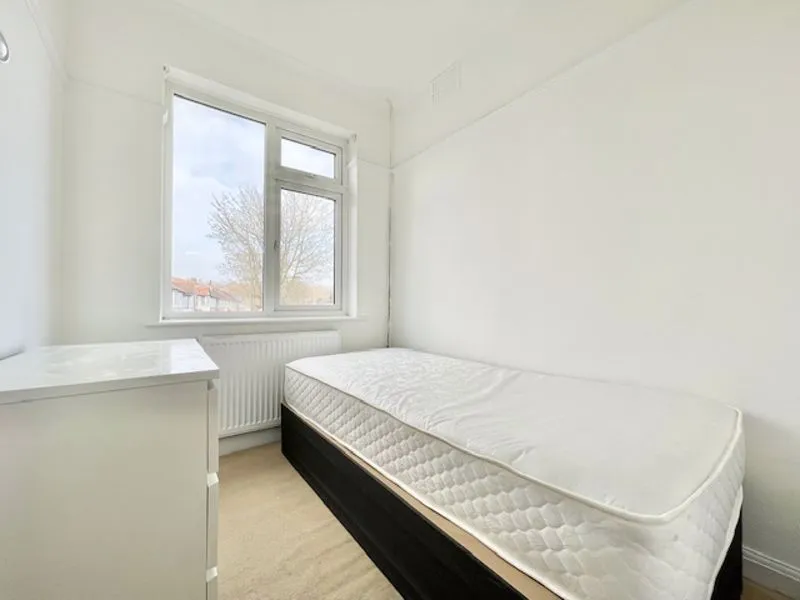 Granton Road, London SW16 5AN, photo 12