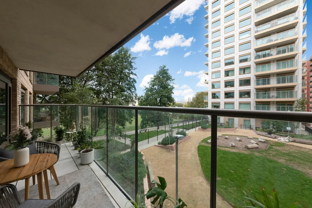 Riverscape Walk, London, E16, photo 2
