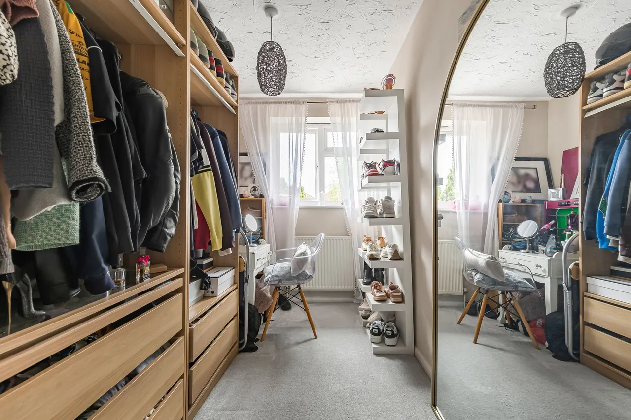 Redford Close, Feltham, TW13, photo 17
