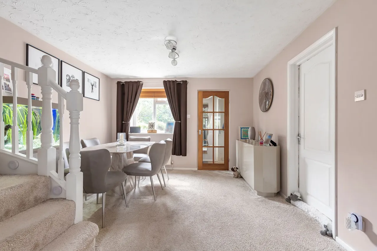 Redford Close, Feltham, TW13, photo 7