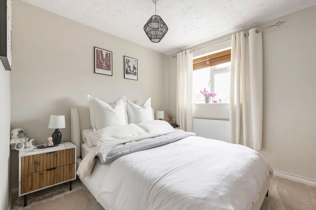 Redford Close, Feltham, TW13, photo 19
