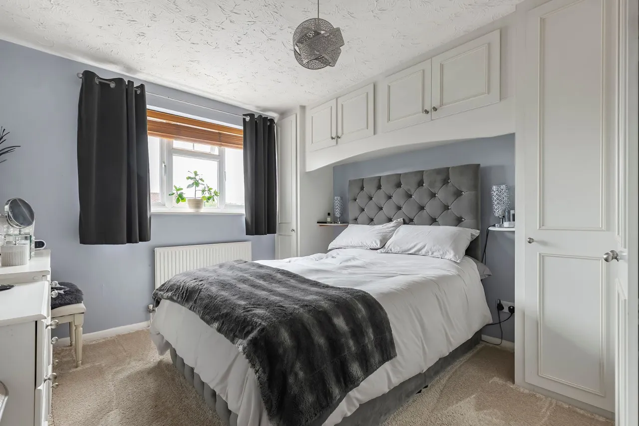 Redford Close, Feltham, TW13, photo 14