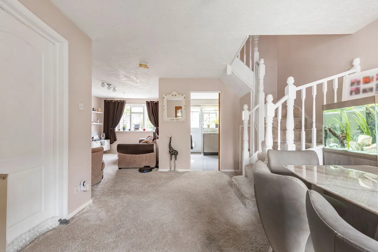 Redford Close, Feltham, TW13, photo 6