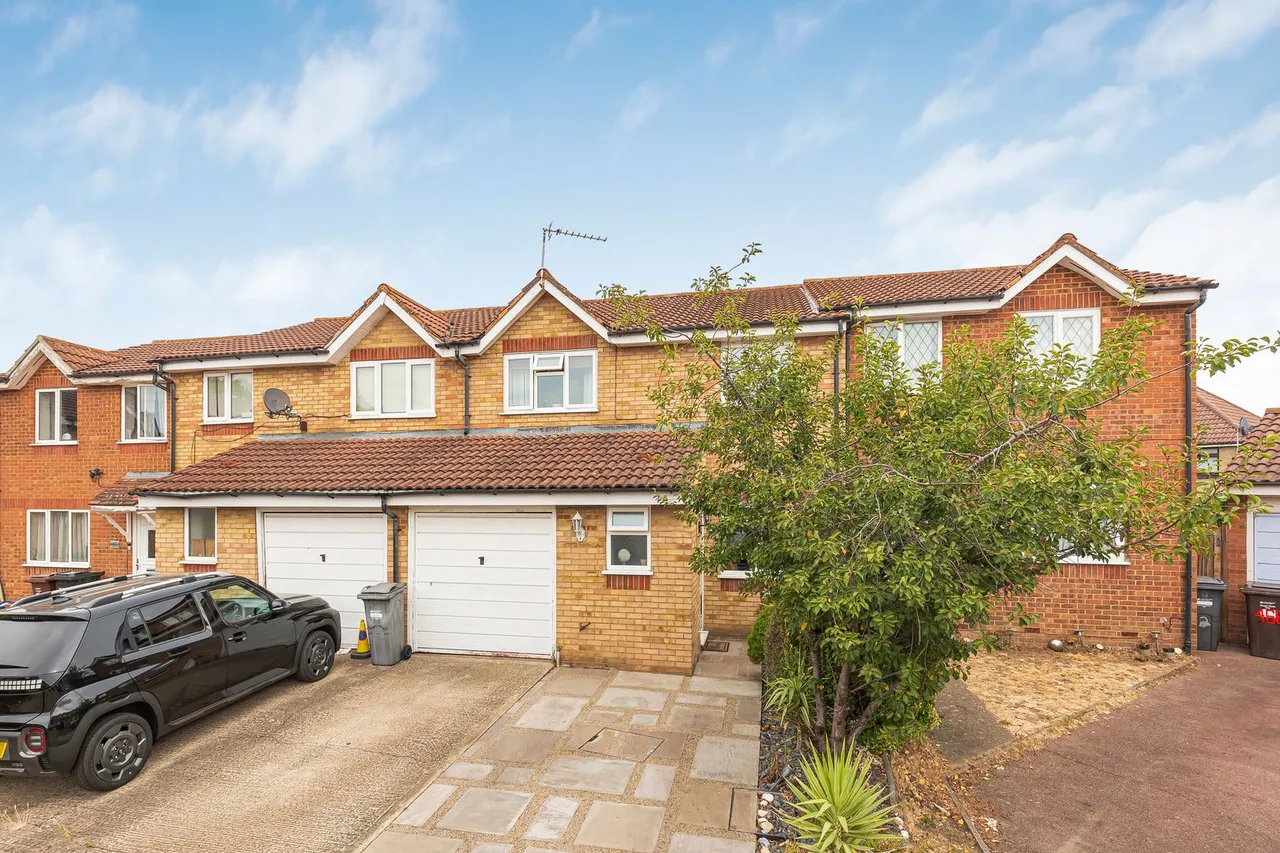 4 bed house for sale, Redford Close, Feltham, TW13