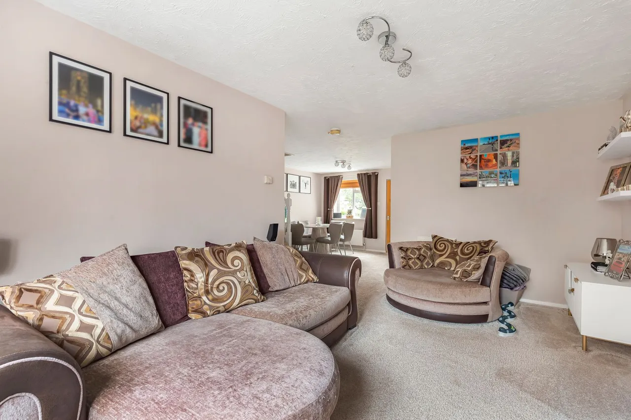 Redford Close, Feltham, TW13, photo 9