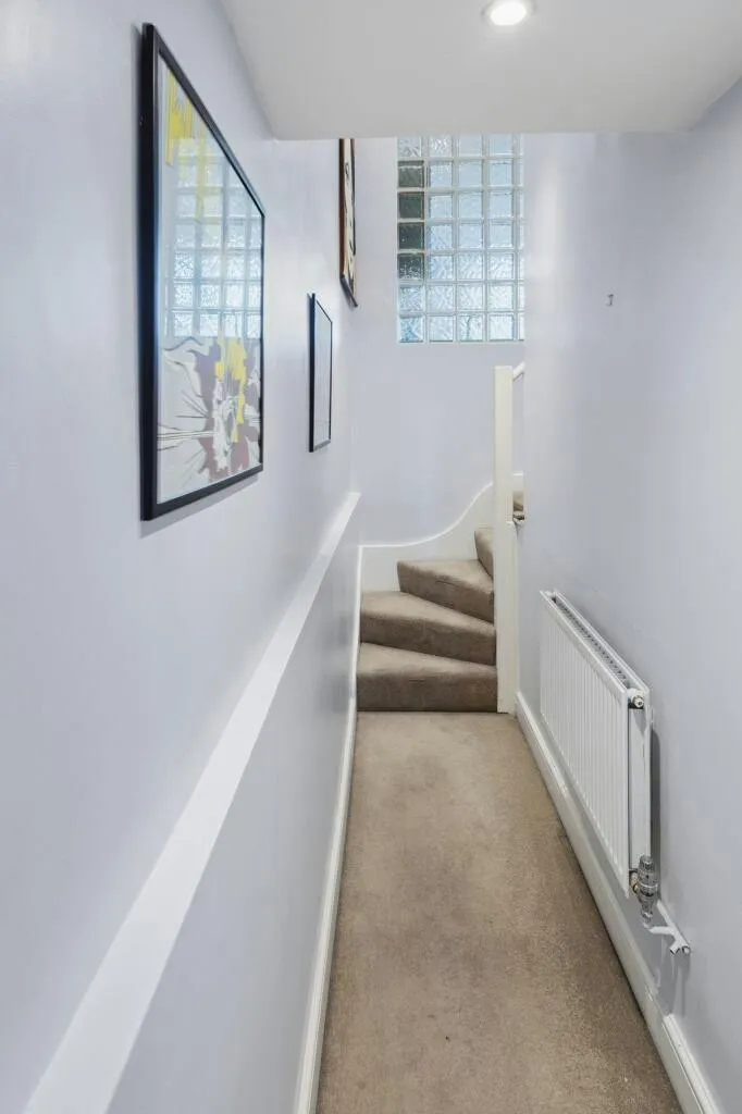 Bedford Road, London, SW4, photo 5