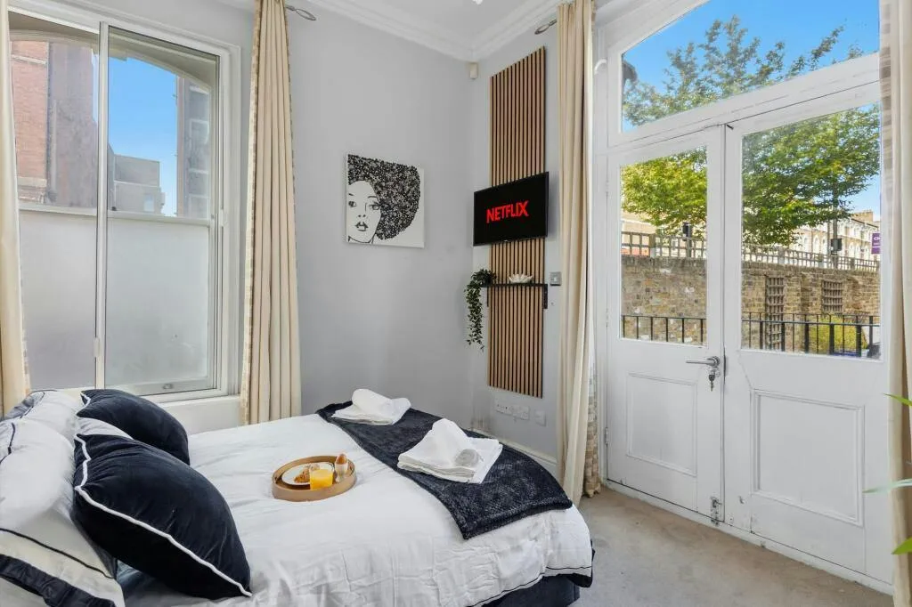 Bedford Road, London, SW4, photo 26
