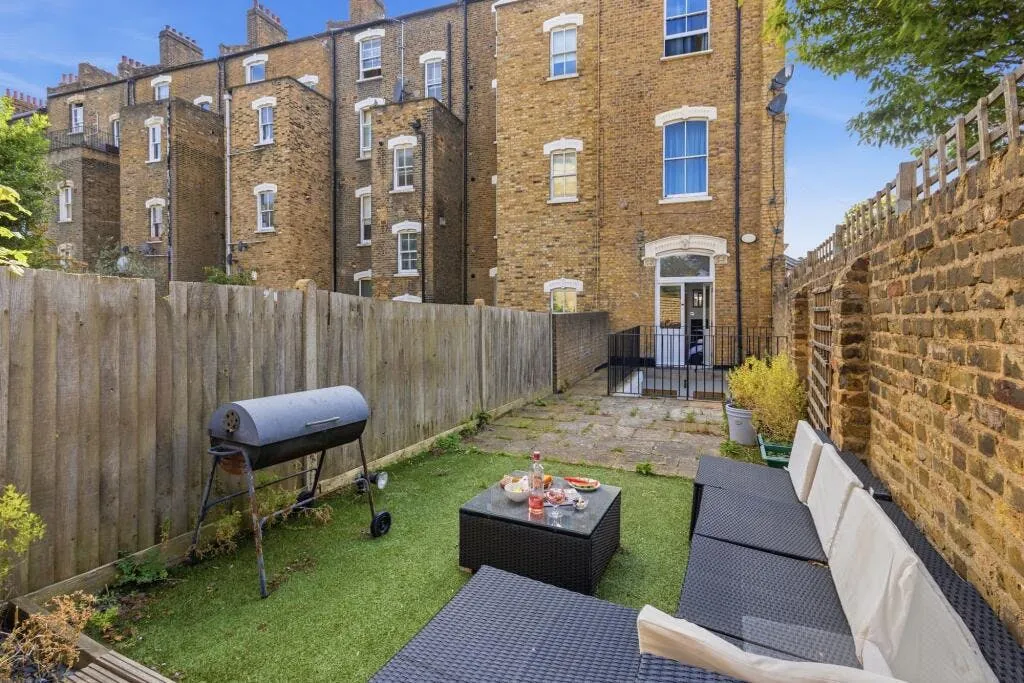 Bedford Road, London, SW4, photo 29