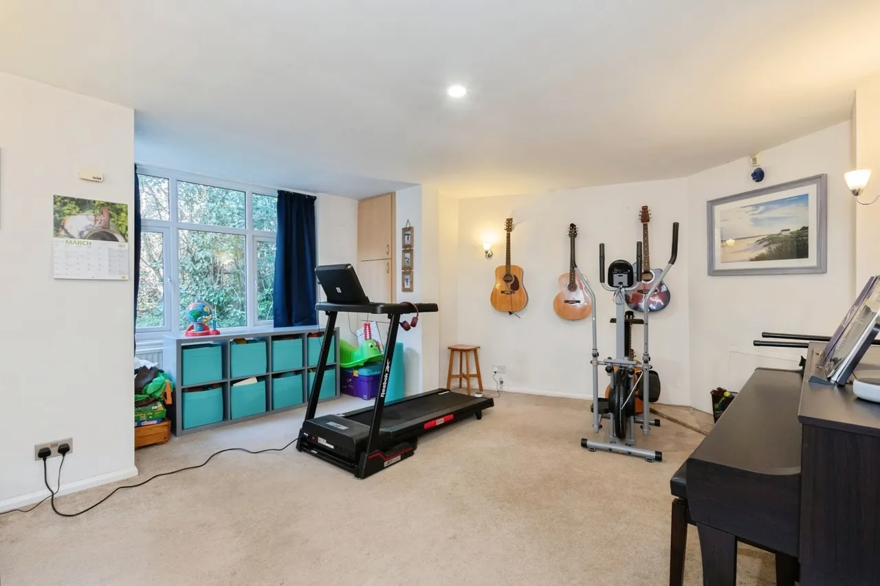 Pikes Hill Avenue, Lyndhurst, SO43, photo 11