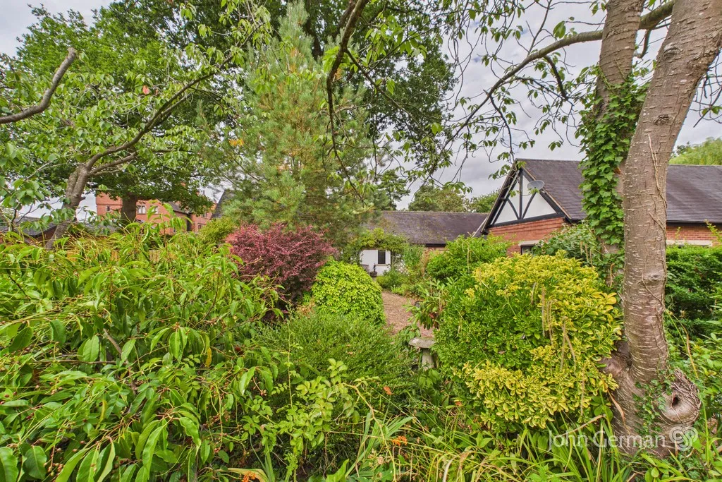 Brocksford Court, Doveridge, photo 17
