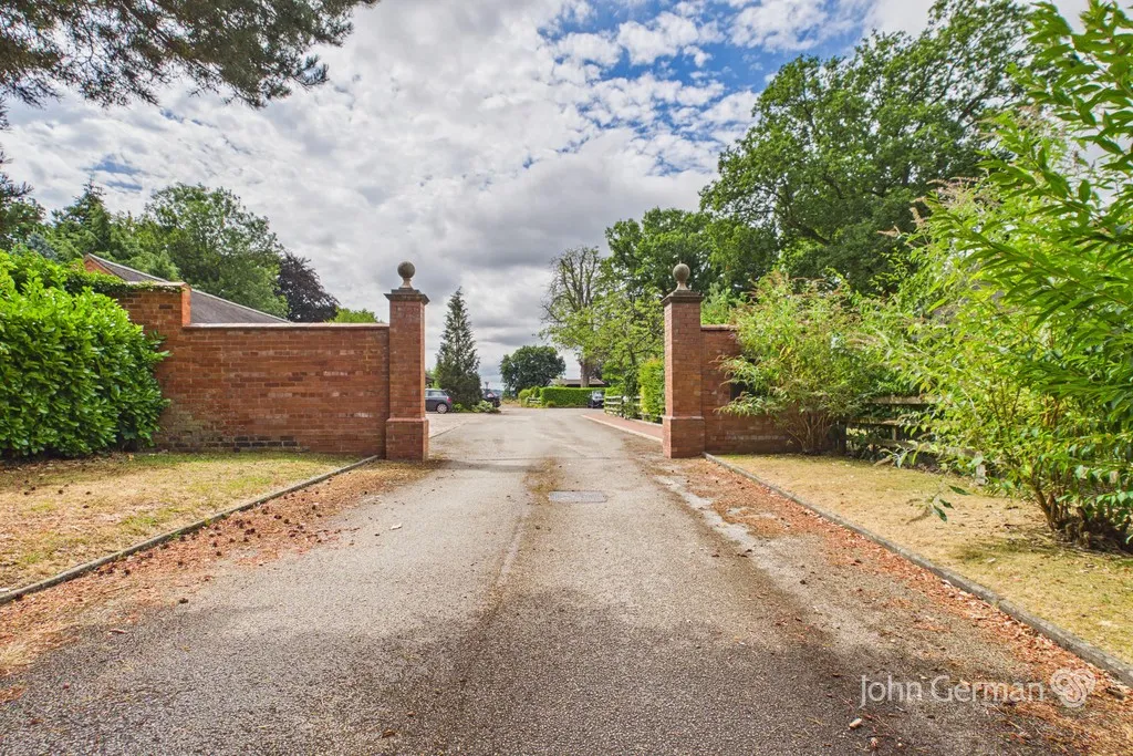 Brocksford Court, Doveridge, photo 20