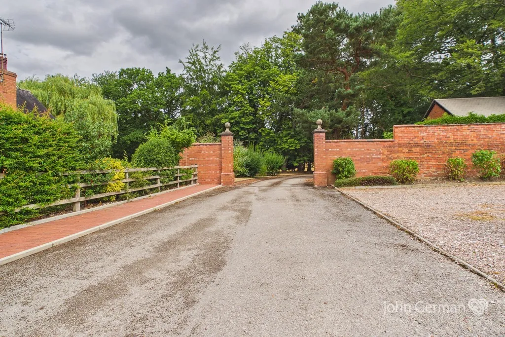 Brocksford Court, Doveridge, photo 18