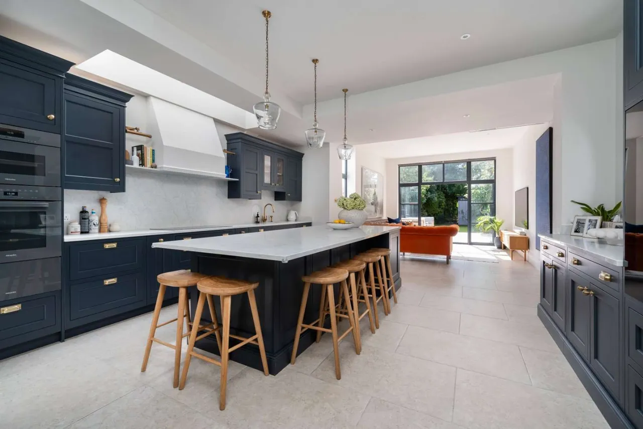 5 bed house for sale — Elsenham Street, Southfields, London, SW18 5NR