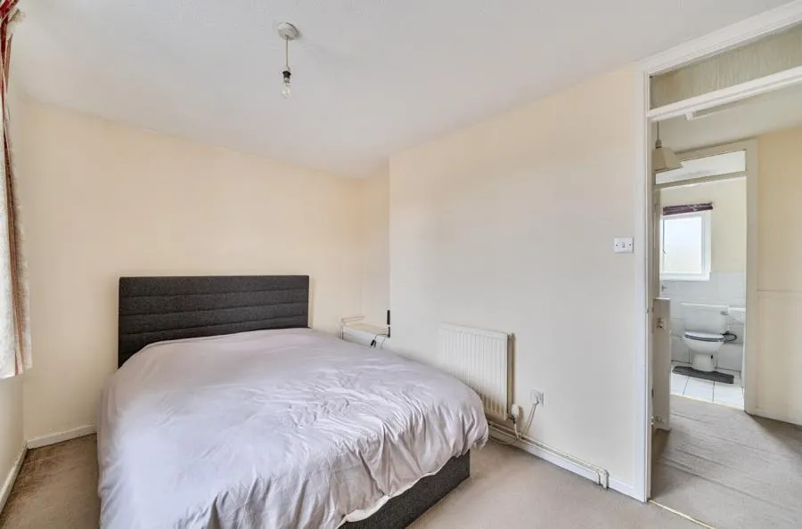 Lichen Close, Swindon, SN2, photo 7