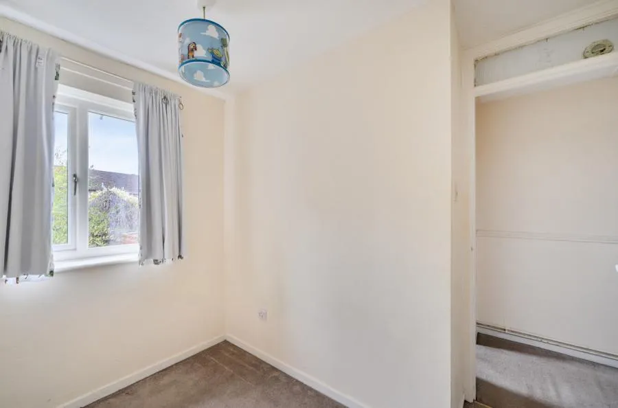 Lichen Close, Swindon, SN2, photo 13