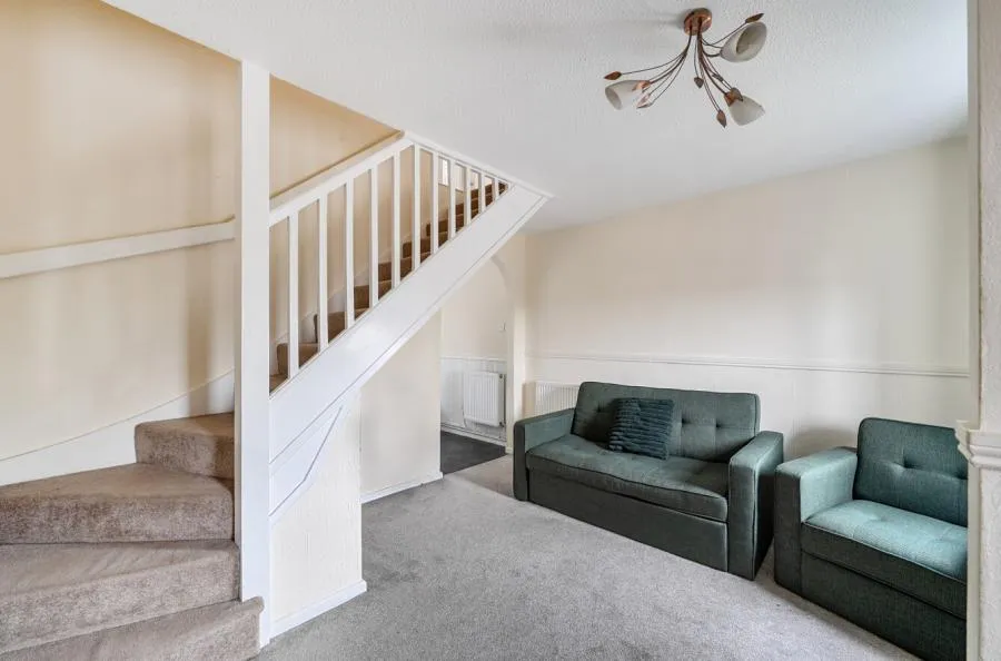 Lichen Close, Swindon, SN2, photo 11