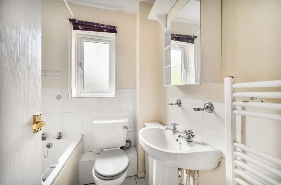 Lichen Close, Swindon, SN2, photo 8
