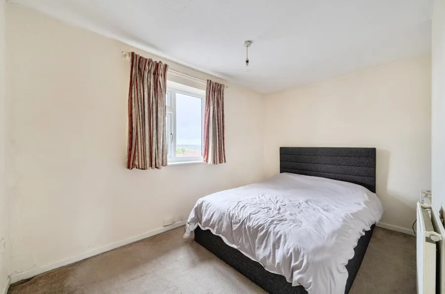 Lichen Close, Swindon, SN2, photo 6